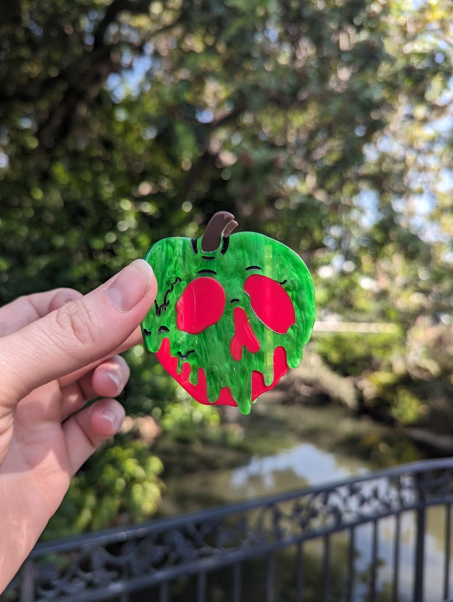 Poison Apple Claw Clip
